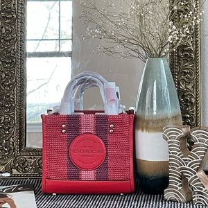 Coach Dempsey Tote 22 With Coach Patch in Miami Red